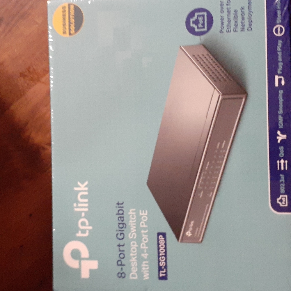 tp-link 8-Port Gigabit Desktop Switch with 4-Port PoE
